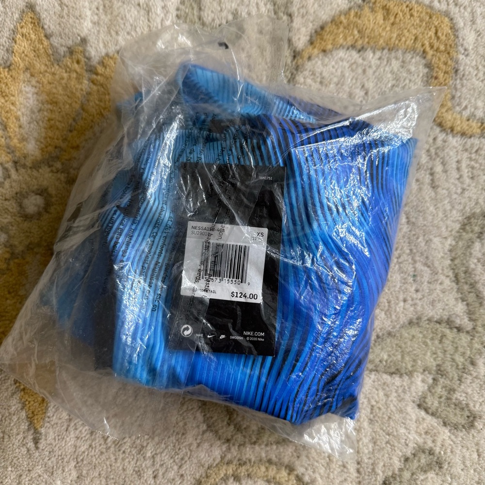 Nike Women's Shift Double Crossback One-Piece Swimsuit - Picture 6 of 8